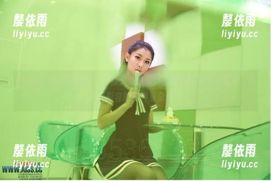 AISS爱丝(黄金版) - 滑板少女索菲，图集里的叛逆和甜美，很难形容的那种复杂感
