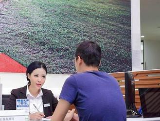 在爱丝的“秋之丝语”里，私拍与美图的调调让人拍手称奇。