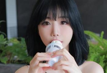 与你分享Addielyn(에디린)浴缸日常：奇怪的泡澡方式，图包效果炸裂！