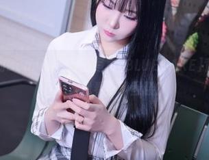 可爱又迷人的Bomi(普美)，写真[BLUECAKE]背影（红版），感觉我看到了蛋糕？