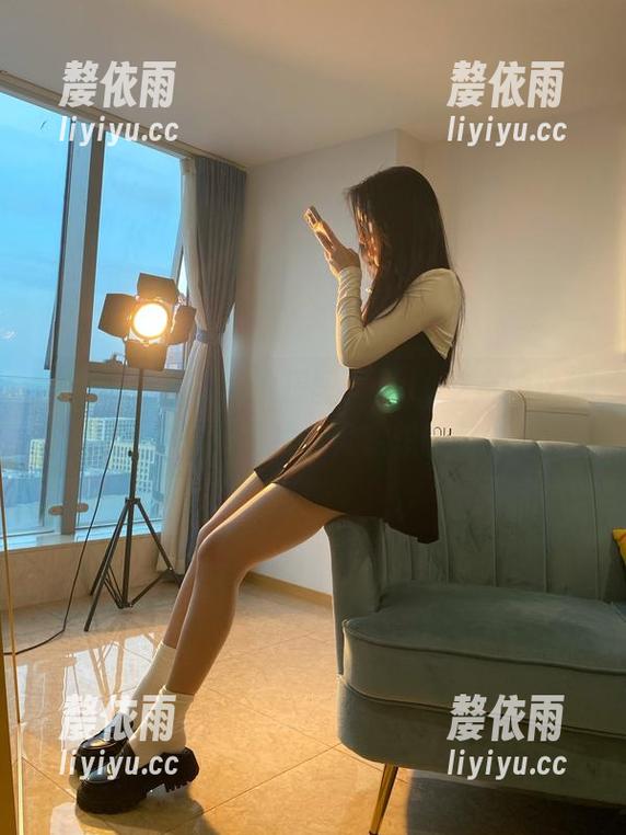 微密圈 - 别说我没提醒，July芝岚的这组毛衣福利图片你肯定想收藏。