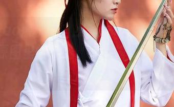 MiiTao蜜桃社 – 小魔女lily的办公室：那些原图里的一瞥，恍若偷到了一个人的心事