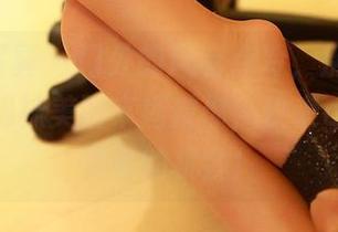 ROSI写真 – 门外的风有点冷，别担心，恋恋的棉袜美图来拯救你，快来gan着免费看的机会！