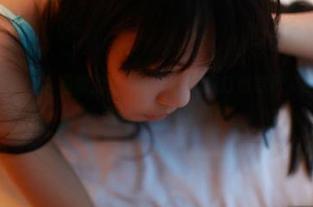 总觉得“ROSI”最新的粉色似乎在和我打情骂俏，这照片就像一张恋爱的邀请函！