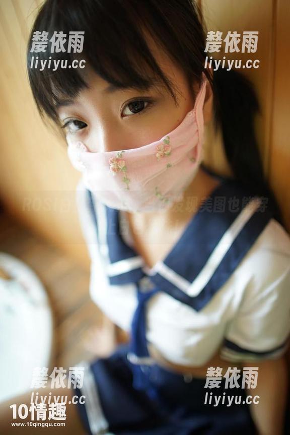 ROSI口罩 ROSI白袜新玩法:当你发现美图也能穿上白色丝袜!