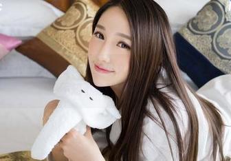 TGOD推女神 – 绮里嘉Ula的少女写真：把你的墙装饰成梦想，不知不觉就成了日常！