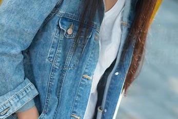 TuiGirl推女郎 – 何何夕的株式私房泳装写真，劝酒除非水，但我还是先预约下个夏天的泳池派对！