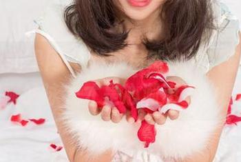 UGirls尤果网 – 游泳虽然令人兴奋，但尤娜娜的泳衣才是心潮澎湃的原因