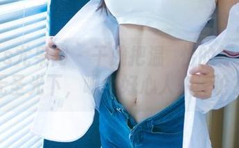 UGirls尤果网 – 干脆把温鈊怡的裸足搬到无圣光下，哪个好心人来评论？