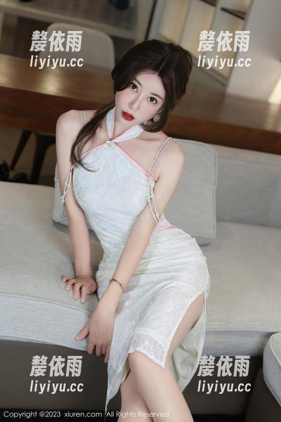 Xiuren秀人网-fairy如歌 Xiuren秀人网 - 校服新体验!最新图包:fairy如歌展开一场糗事大赛!