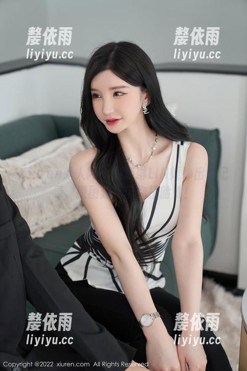 Xiuren秀人网 - 周琰琳LIN婚纱出街记录，原图分享带你撞脸她！
