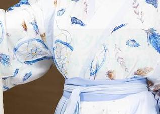 Xiuren秀人网 – 小夕Kitty图包：穿礼服的她，一秒变成了王妃？