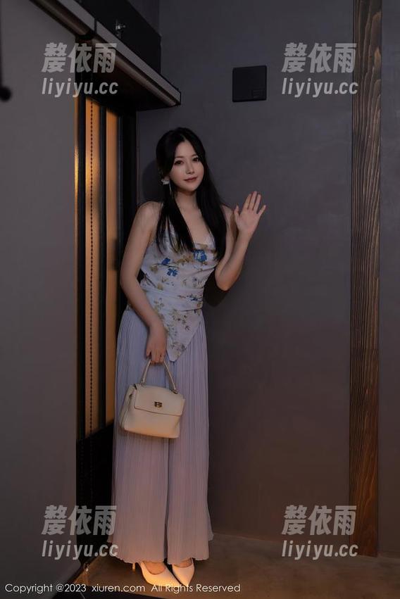 Xiuren秀人网 - 柚子178的套装画面，写真图集竟然能让人眼前一亮——真得靠它！