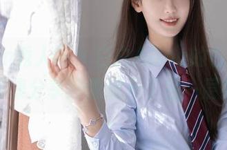 Xiuren秀人网 – 白白Alina的白丝，写真集分享好像掀开了另一层纱
