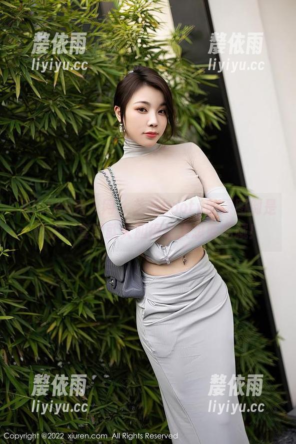 Xiuren秀人网 - 芝芝booty的原图倒是恬淡，套图就大胆得让人想要私藏！