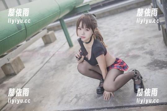 Yoko宅夏 想收藏Yoko宅夏的吊带写真?下载就对了,太赞了!
