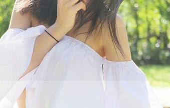 YouMi尤蜜荟 – 冯木木LRIS在线：户外写真，别被风吹跑了啊！