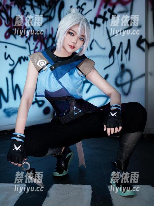 点开这个合集图包：ZinieQ的阿卡丽和卡莎，星之守护者都是找乐子的