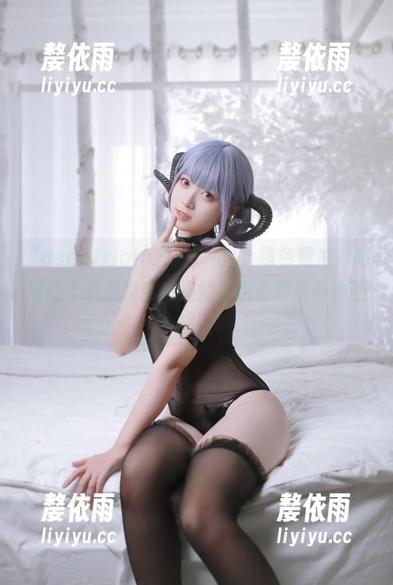 “asagiriai(爱ちゃん)”黑色照片，高清的不只是轮廓，连情感也是层层叠叠的呢。