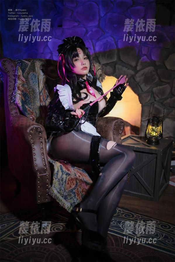 nyako喵子大魔王 来自nyako喵子大魔王的双人女仆写真,随便一瞥都能心乱,扑通扑通!
