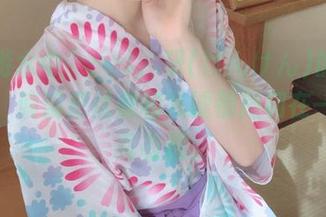 “悠游水中”：けん研(けんけん)的泳池图库，偏偏把优雅和戏谑都搅和在一起，真有趣。