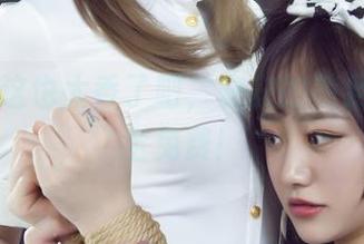 丽柜 – 这也太香了吧，安安的美足图册完全免费！
