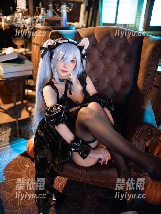仙女月 仙女月与莫妮卡:私拍中的千面女郎,真叫人困惑