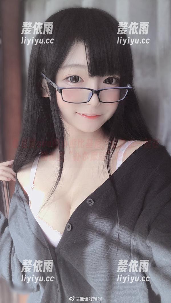 佳佳酱ovo 佳佳酱ovo的小熊比基尼:让我们一起在图库里“扑尔摩斯”吧!
