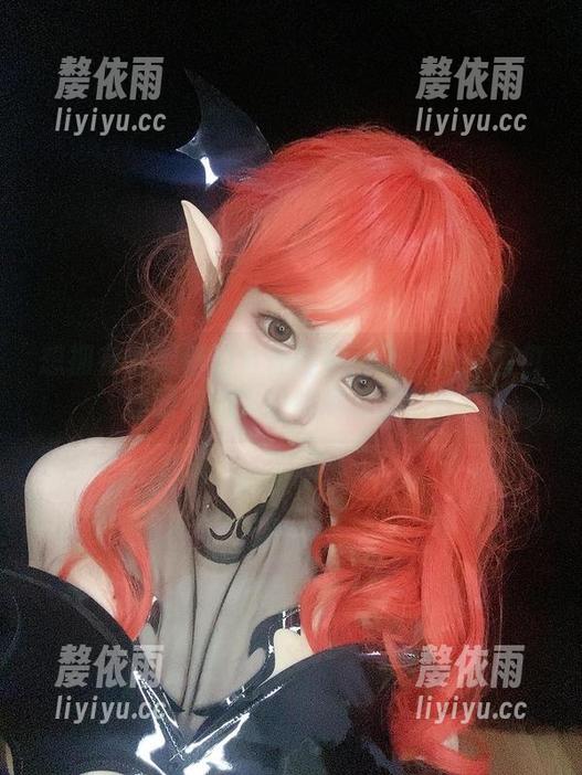 想拥有倦倦喵的鱼骨胸衣？无圣光版图包，理想与现实的距离就差这件！