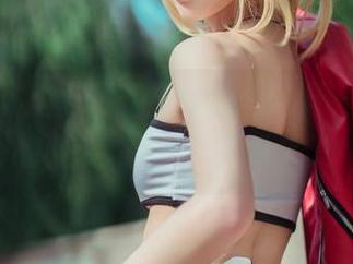 哈哈，网盘里藏着兔玩映画的狂三和Saber女仆合集，快来点个赞！