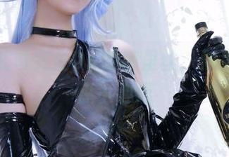 图片中北哥完全OK的裤里丝，似乎隐藏着点小心思