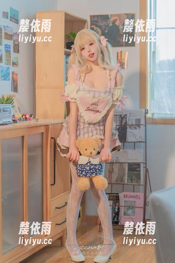 咬人小小兔 这张天台的照片,恍惚间看到咬人小小兔在蹦跳!