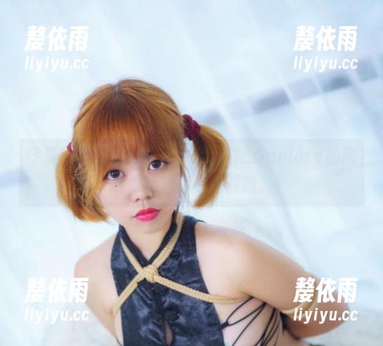 背景碾压了不少景点，啊日日_Ganlory的高清裸足套图可真养眼。