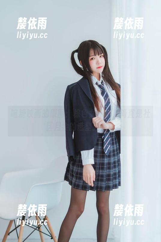 喵糖映画的原图：棕色女仆装，简直是社区月会的造型担当！