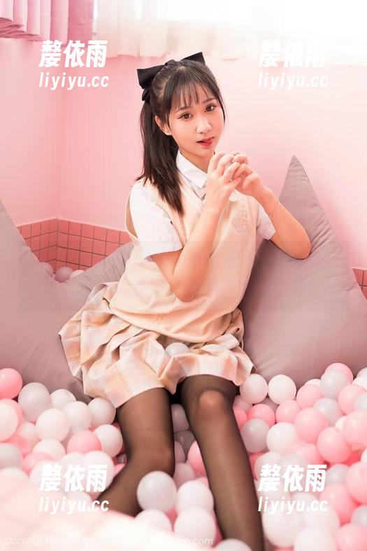 嗲囡囡 - 夏笑笑Summer你又在搞什么？眼镜里藏了多少小心思，原图必看！
