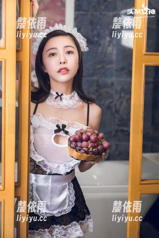 头条女神 - 周予然的作品，其实海边更多的是一种……什么来着？气氛吧！