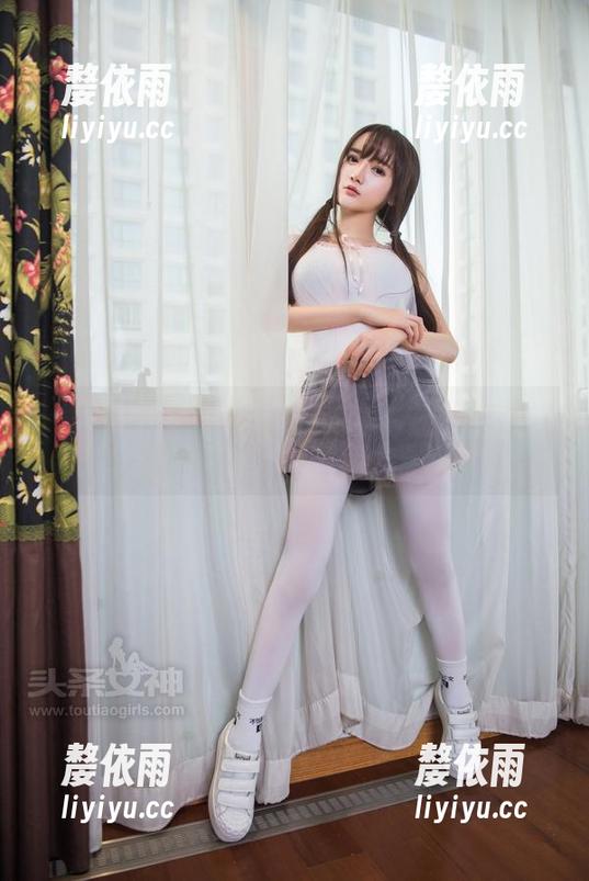 头条女神-曲佑熙 头条女神 - 原图大揭秘!曲佑熙让校园的每个角落都显得不那么普通。