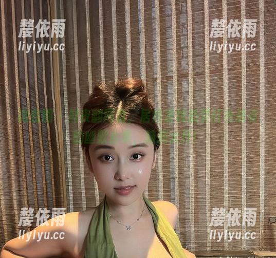 奶雯 微密圈 - 熬夜翻网盘,居然发现奶雯红色战衣的幽默合集,脑洞大开!