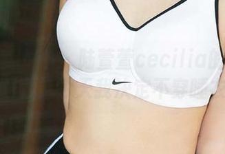 尤果网爱尤物 – 陆萱萱cecilia的连衣裙套图更新：今天我决定不穿睡衣了！