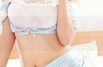 尤蜜荟 – 娜依灵儿，红裙搭配，作品里的每个细节都能让人停下脚步。