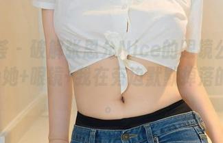 尤蜜荟 – 破解张思允Nice的眼镜公式：美图=她+眼镜+我在旁边默默掉落的饭粒。