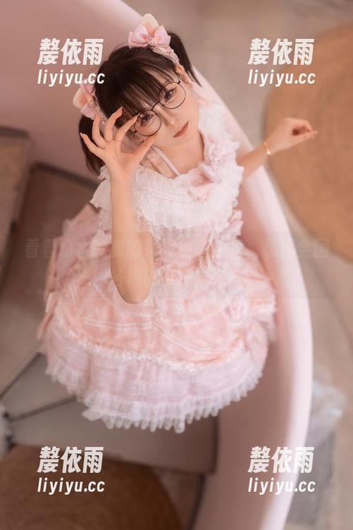 看着幼水铃衣的花嫁原图合集，思绪全国各地的花田飘过…