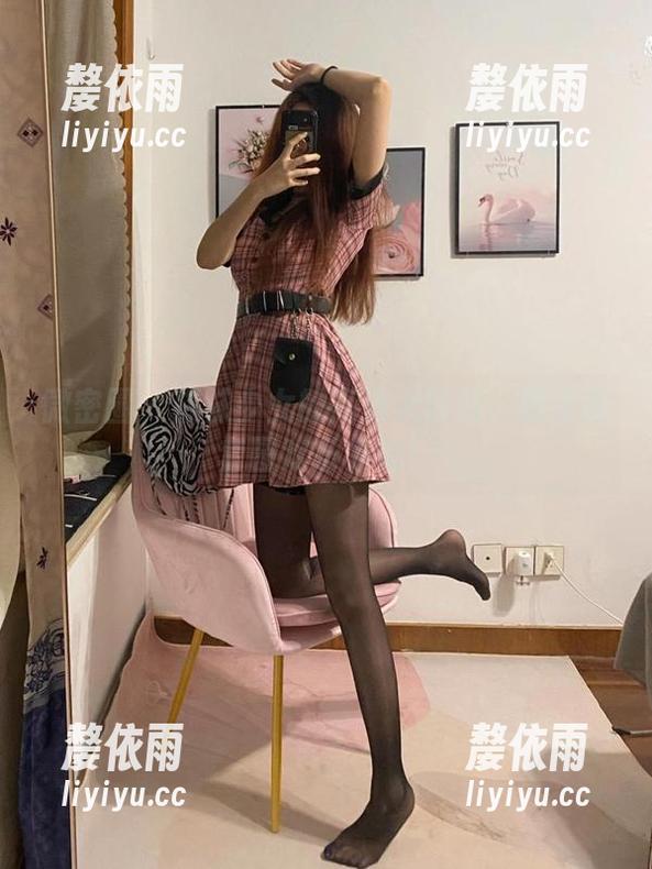 提袜少女 微密圈 - 提袜少女的高清大冒险:朋友圈套图欢乐集锦!