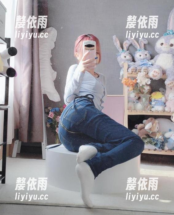 美图分享时刻！日奈娇的吊带装让我想起了那个夏天。