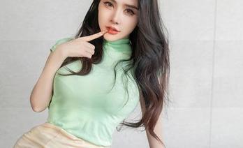 星颜社 – 李柯颖的瑜伽姿势，在线！原图里她的腿能弯到什么程度？想知道。