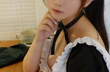 是依酱吖的图包——比基尼也爱撒娇，七夕的心形挑战来啦！