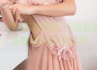 果团网 – 用水打破界限：王婉悠泳池合集里的创意姿势大公开