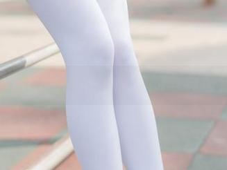 森萝财团献上灰丝踩物的写真奇遇记
