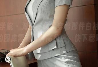 模范学院 – 对的，优优穿着那件白衬衫，你的图库需要这种高级感，快下载吧！