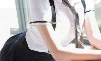 模范学院 – 唐琪儿Beauty水手服套图更新，让我想起小时候那个傻傻的梦…我的海盗生涯就此开始？！